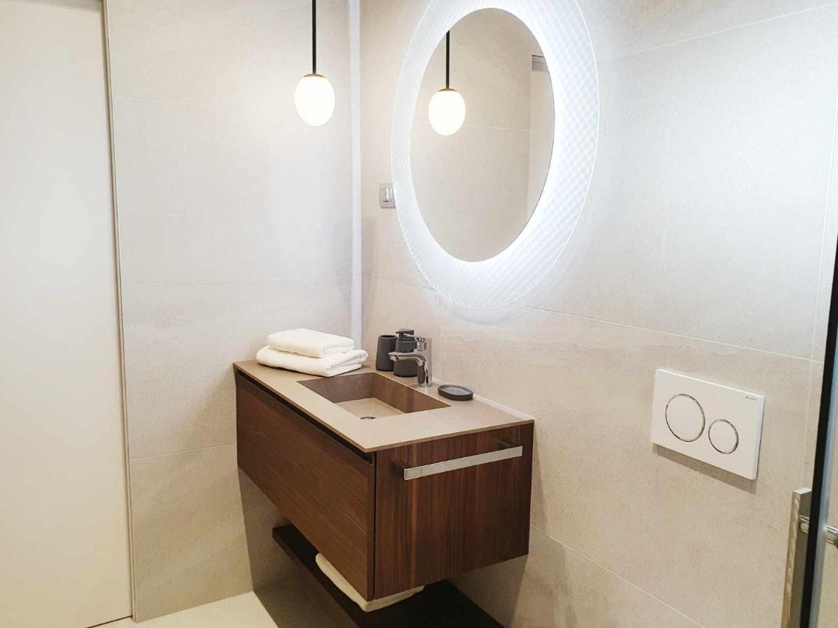 New Ana Design City Center Apartments 普拉 外观 照片
