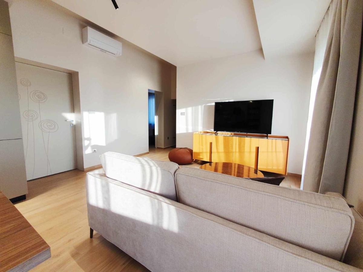 New Ana Design City Center Apartments 普拉 外观 照片